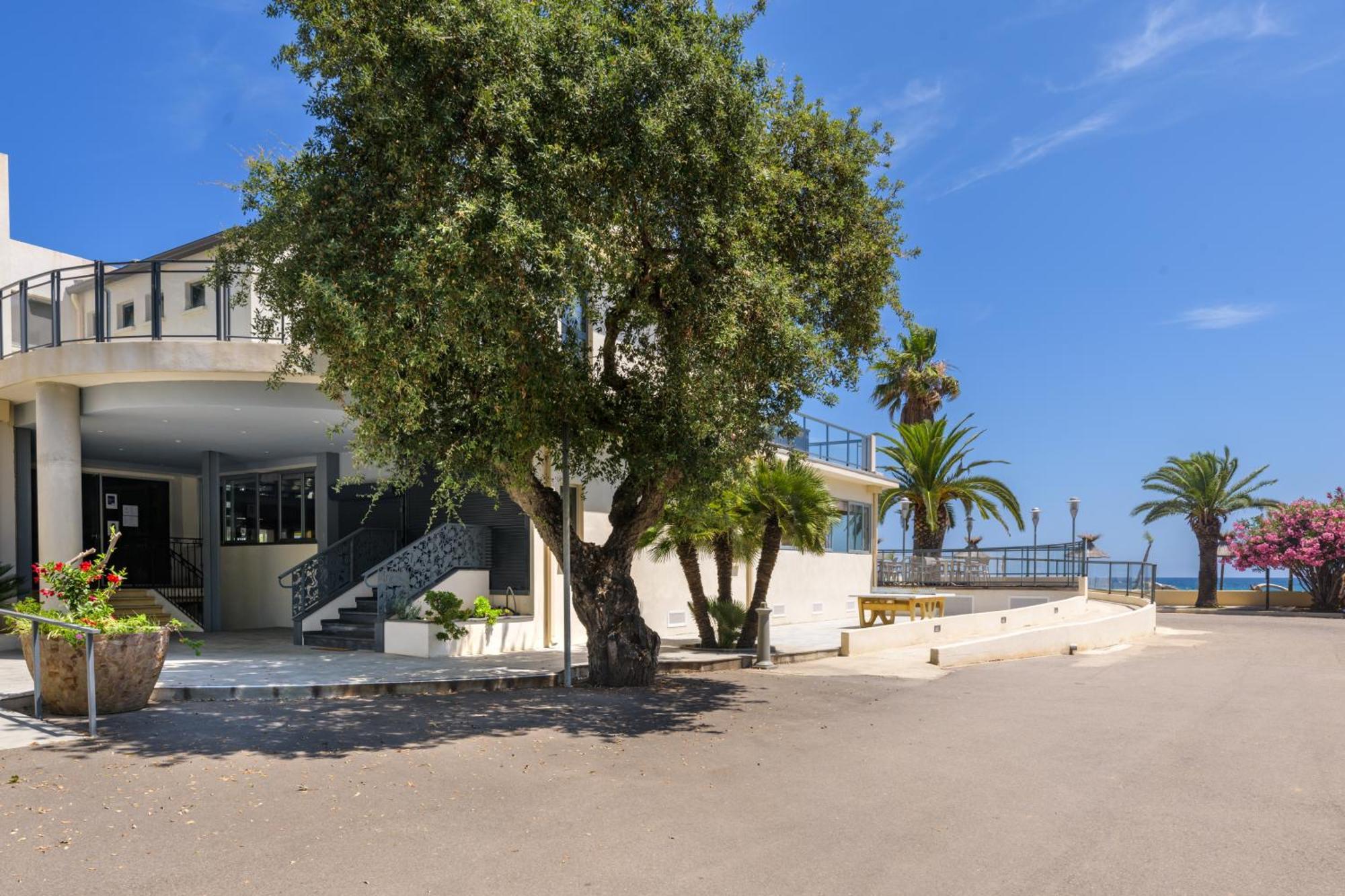 Hotel & Restaurant San Pellegrino Folelli Екстериор снимка